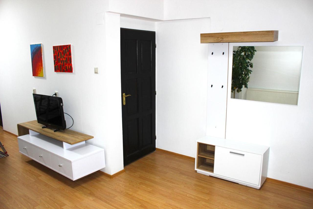 Krasny Priestranny Slnecny Apartman V Centre Mesta Тренчин Экстерьер фото