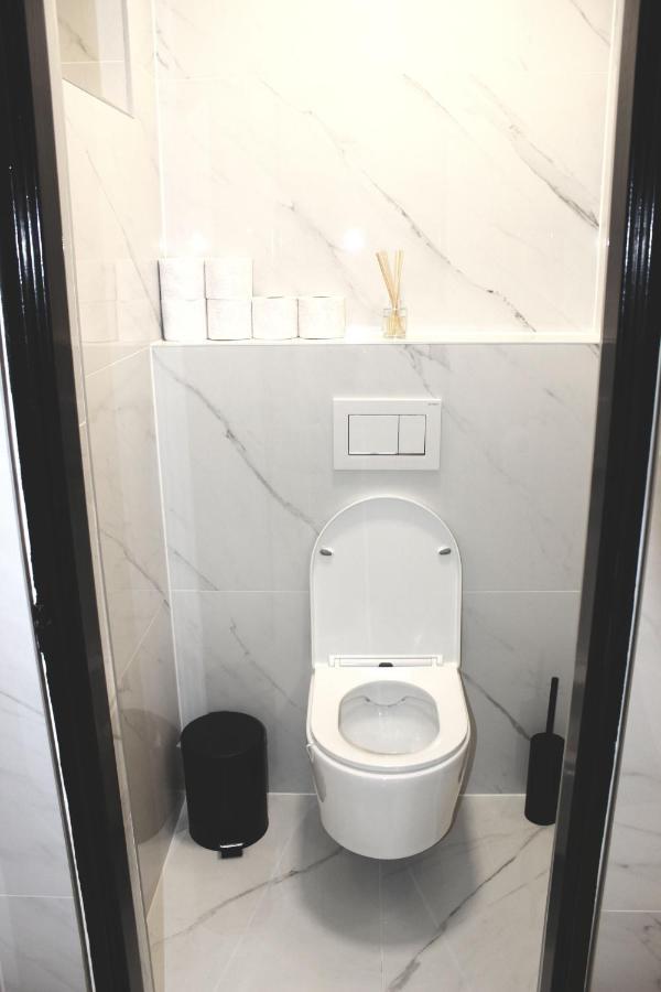 Krasny Priestranny Slnecny Apartman V Centre Mesta Тренчин Экстерьер фото